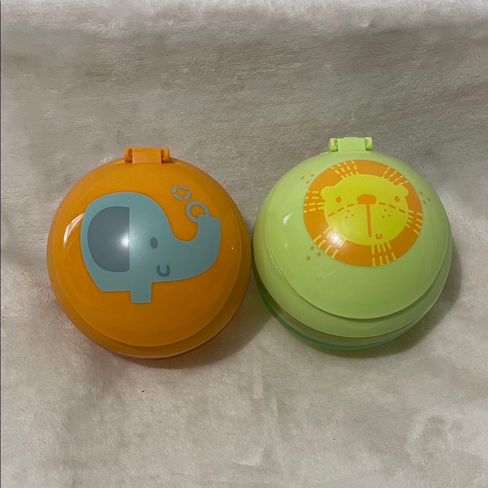 INC Orange and Green Animal snack set